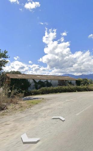 Photo de l'annonce : Espace couvert avec sol en béton
