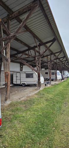 Photo de l'annonce : Places d'hivernage dans hangar couvert sécurisé