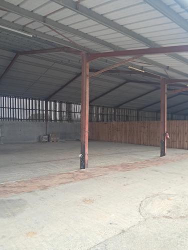 Photo de l'annonce : Espace intérieur avec sol en béton