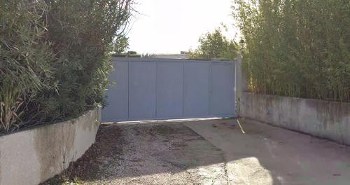 Photo de l'annonce : Emplacement extérieur sur terrain plein air sécurisé